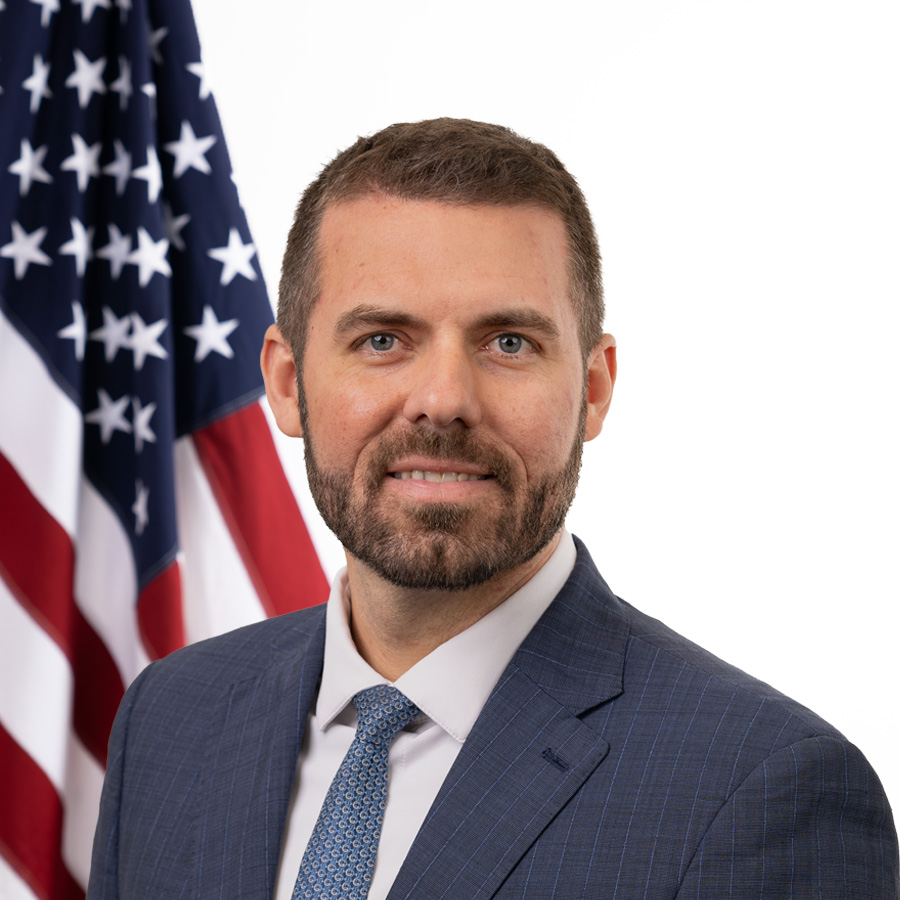 Kyle Diamantas,美国FDA代理局长官方肖像。